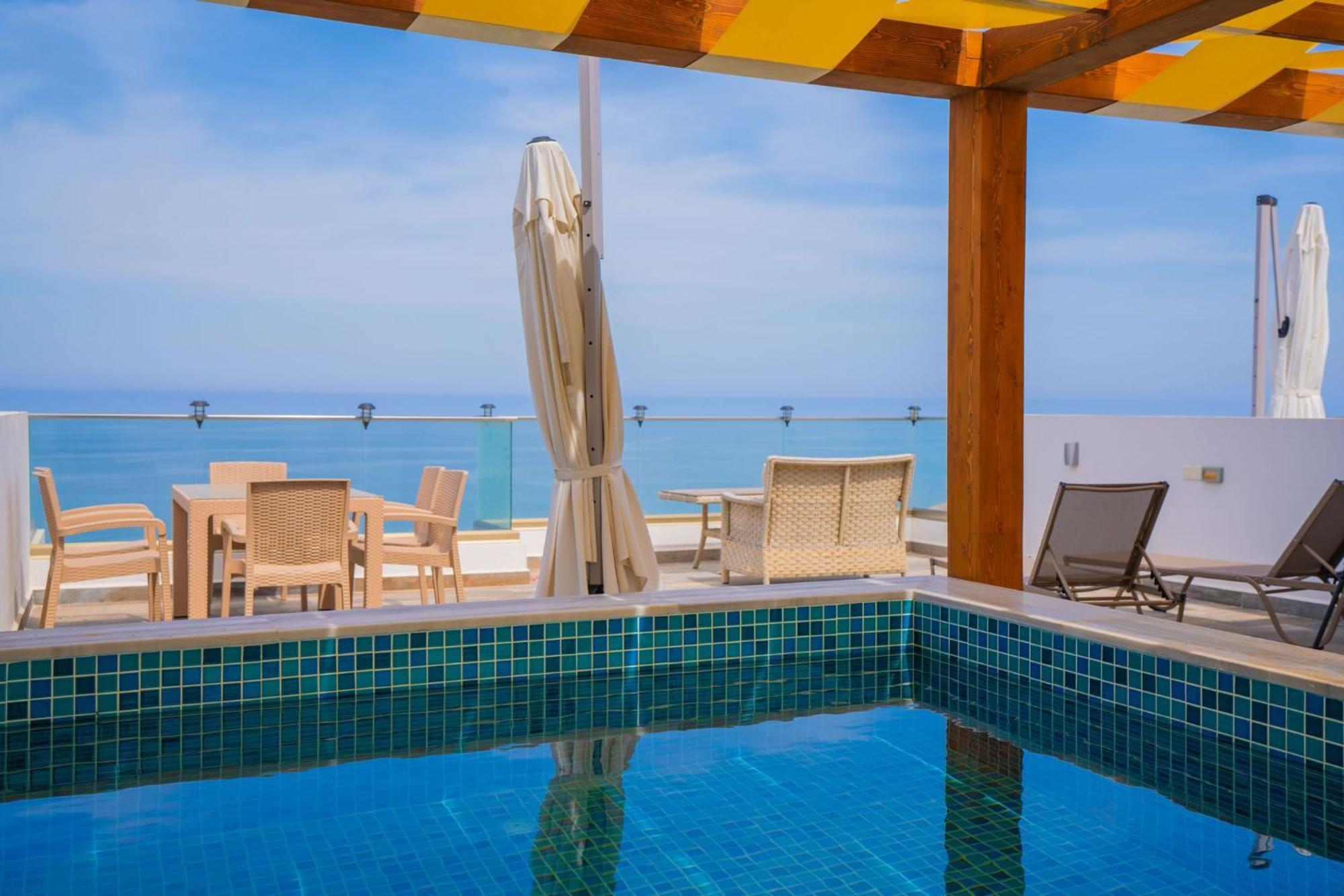 Apartment Stunning With Private Pool On Roof Terrace *